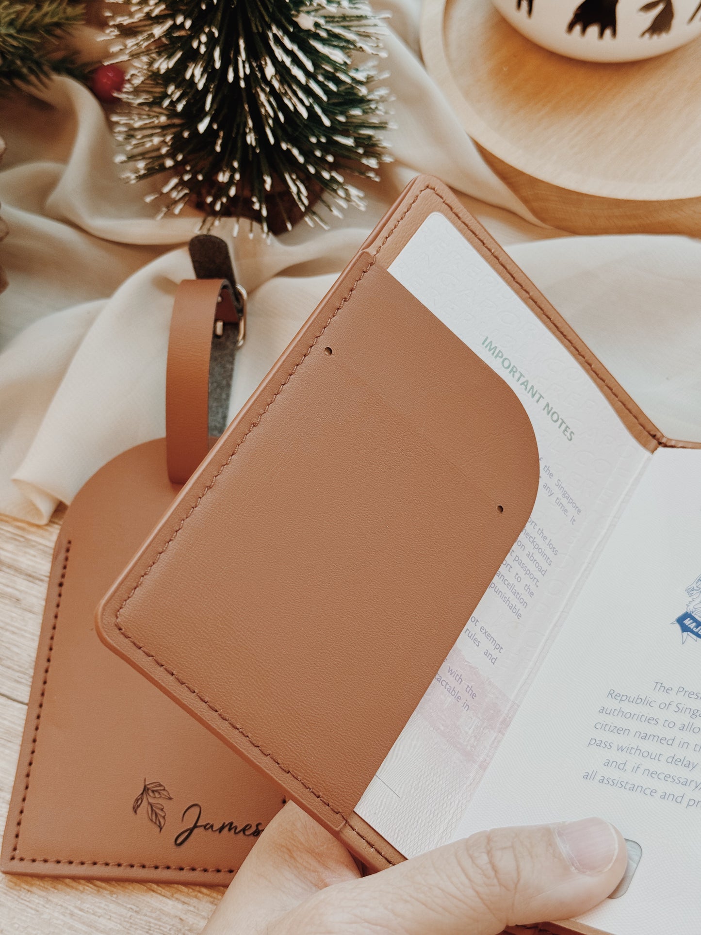 VANDRE | Passport Holder & Luggage Tag