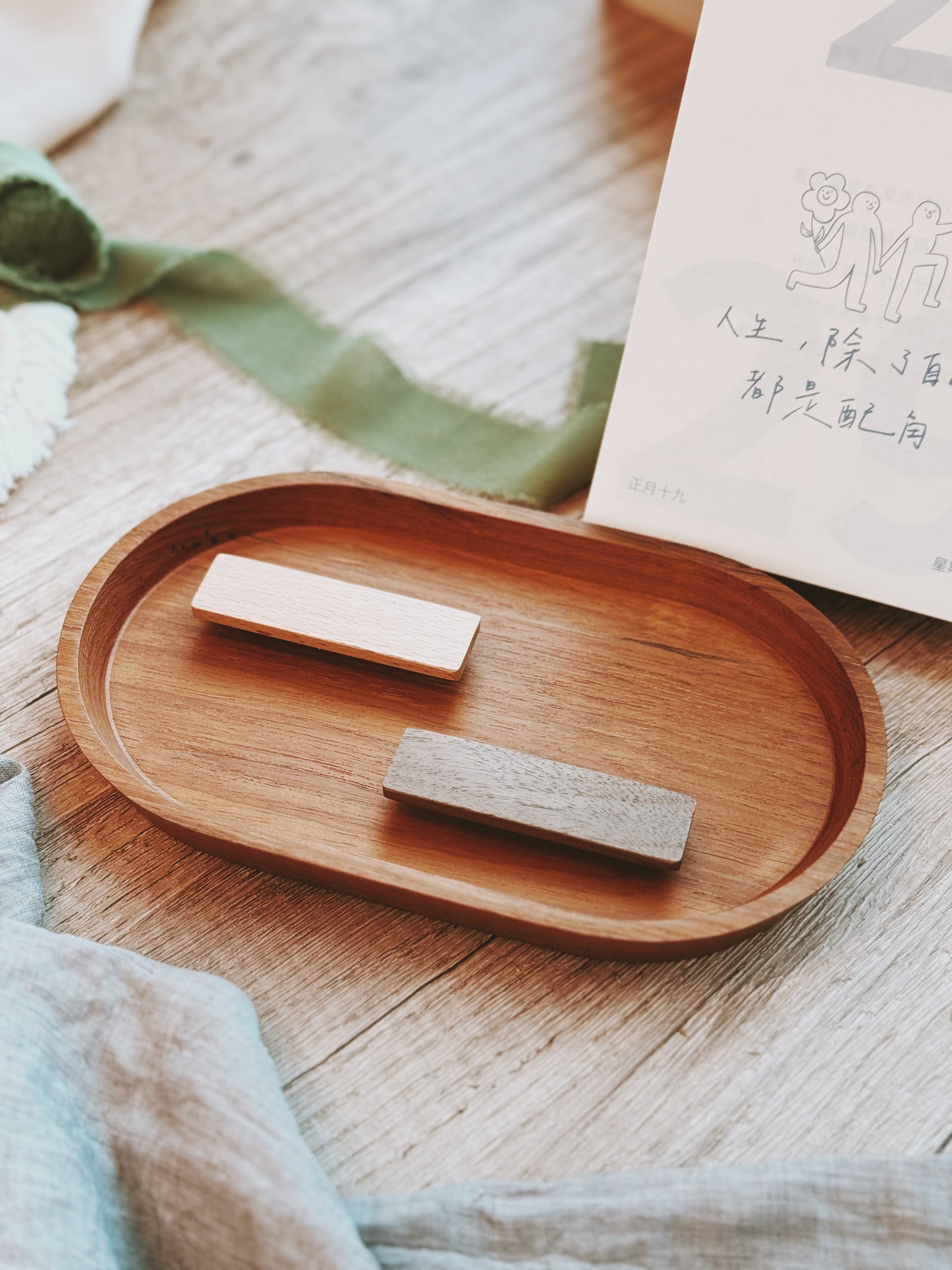 Eco-Friendly Personalized Corporate Displays with Logo Engraving