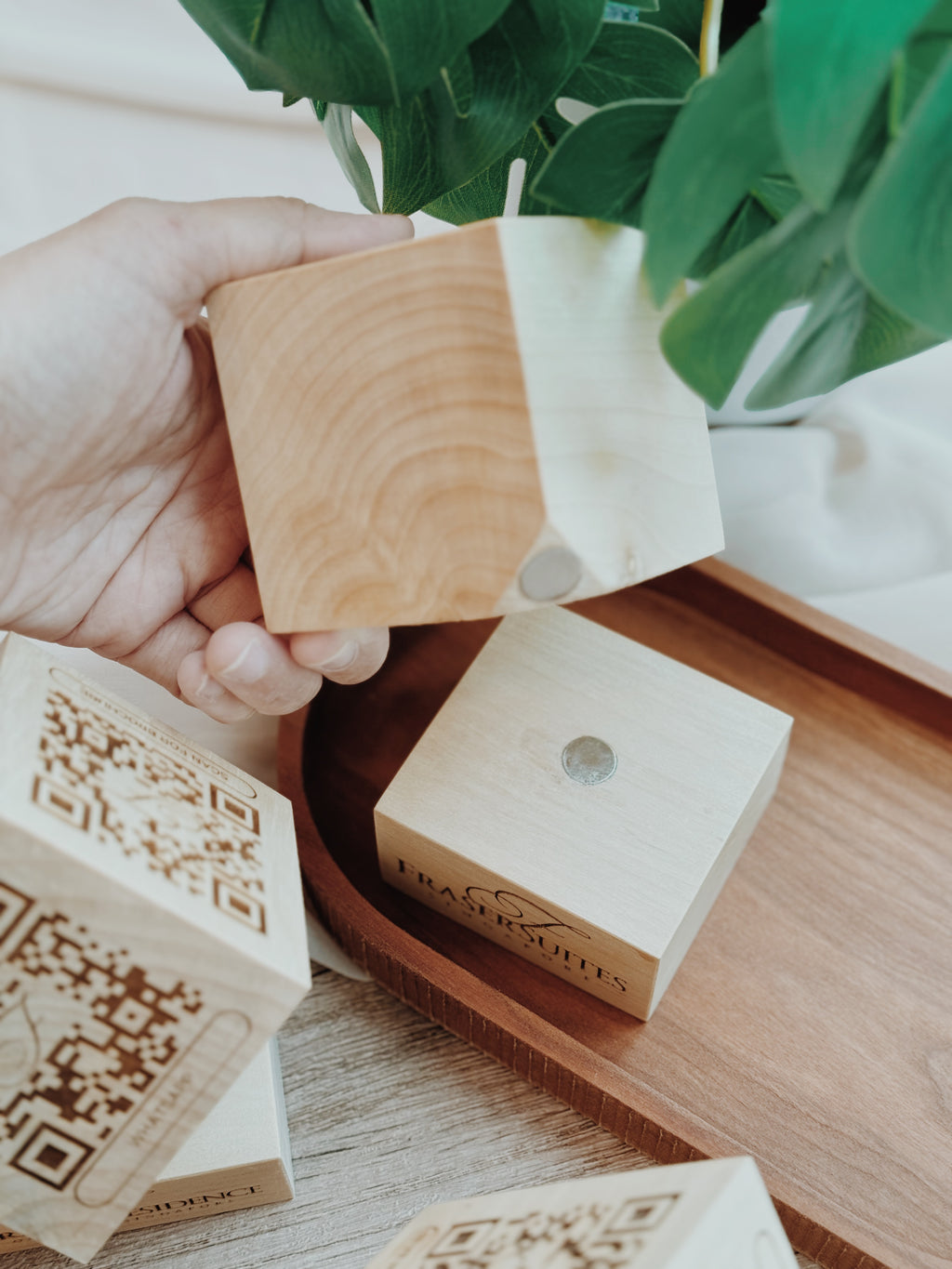 HIKARI | Rotating QR Cube [PO]