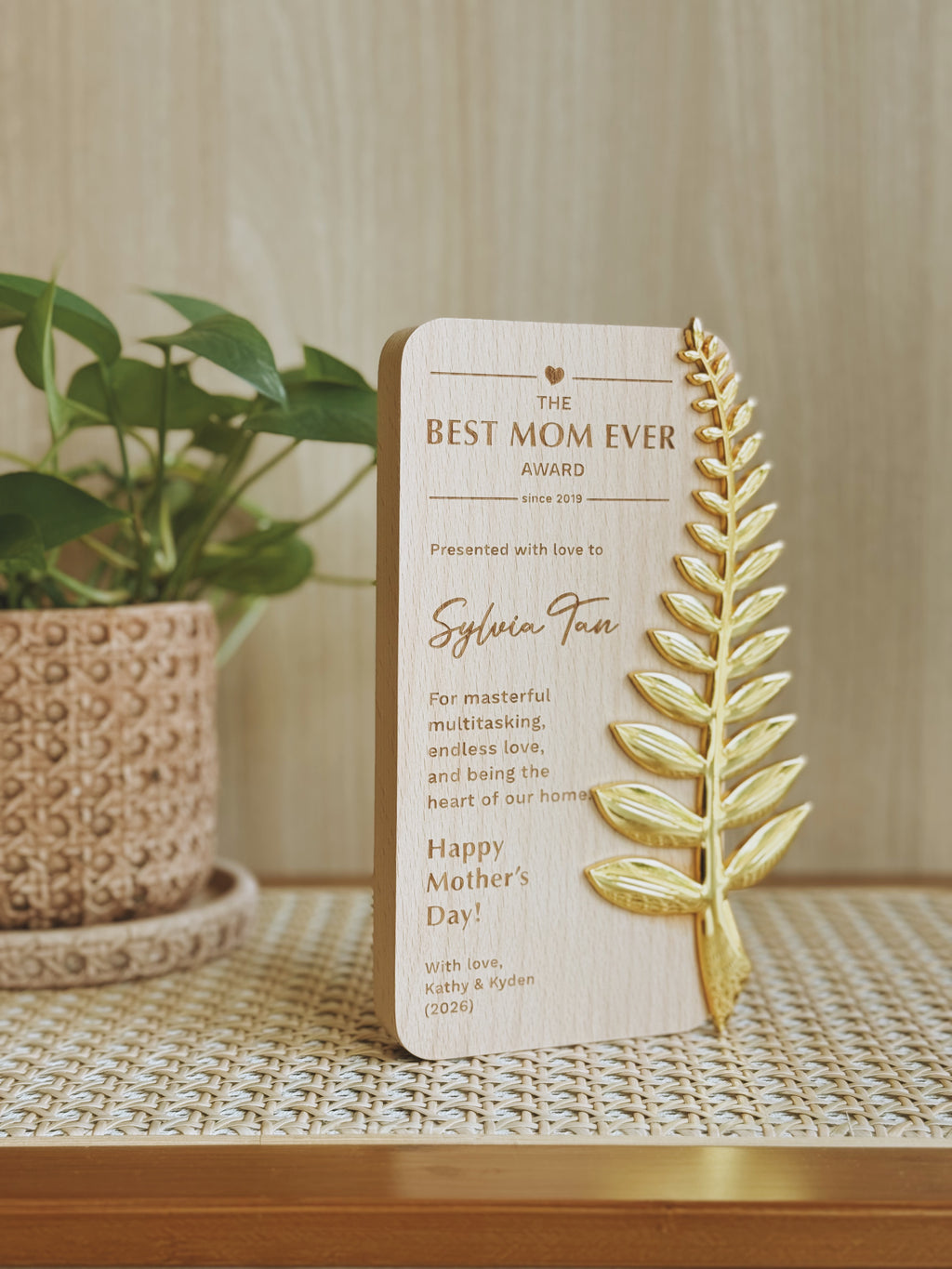 LAUREL | Best Mom Ever Award Plaque
