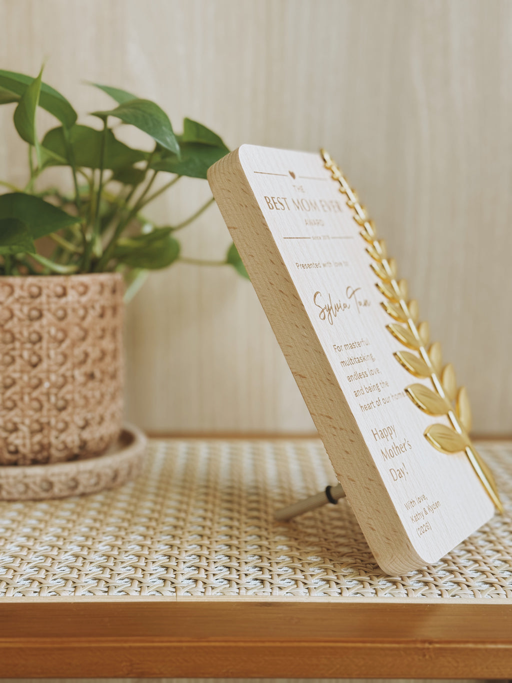 LAUREL | Best Mom Ever Award Plaque