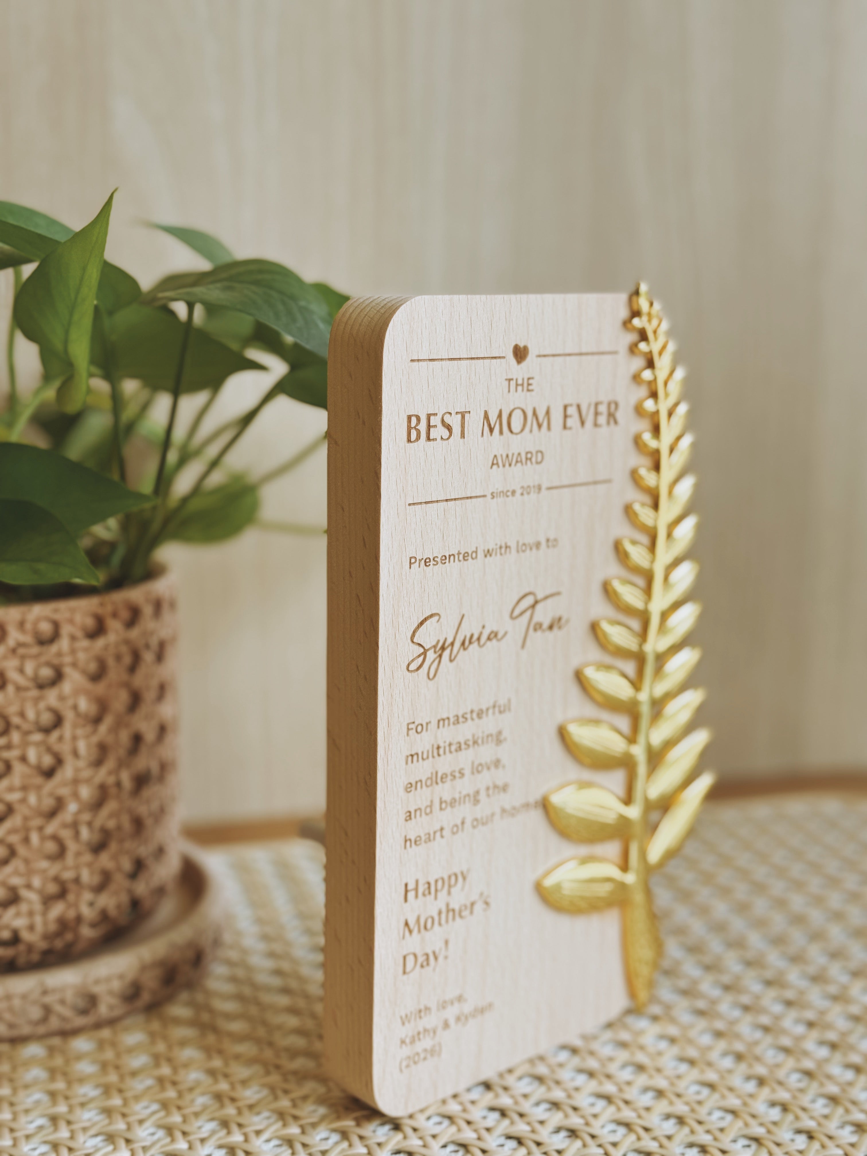 LAUREL | Best Mom Ever Award Plaque