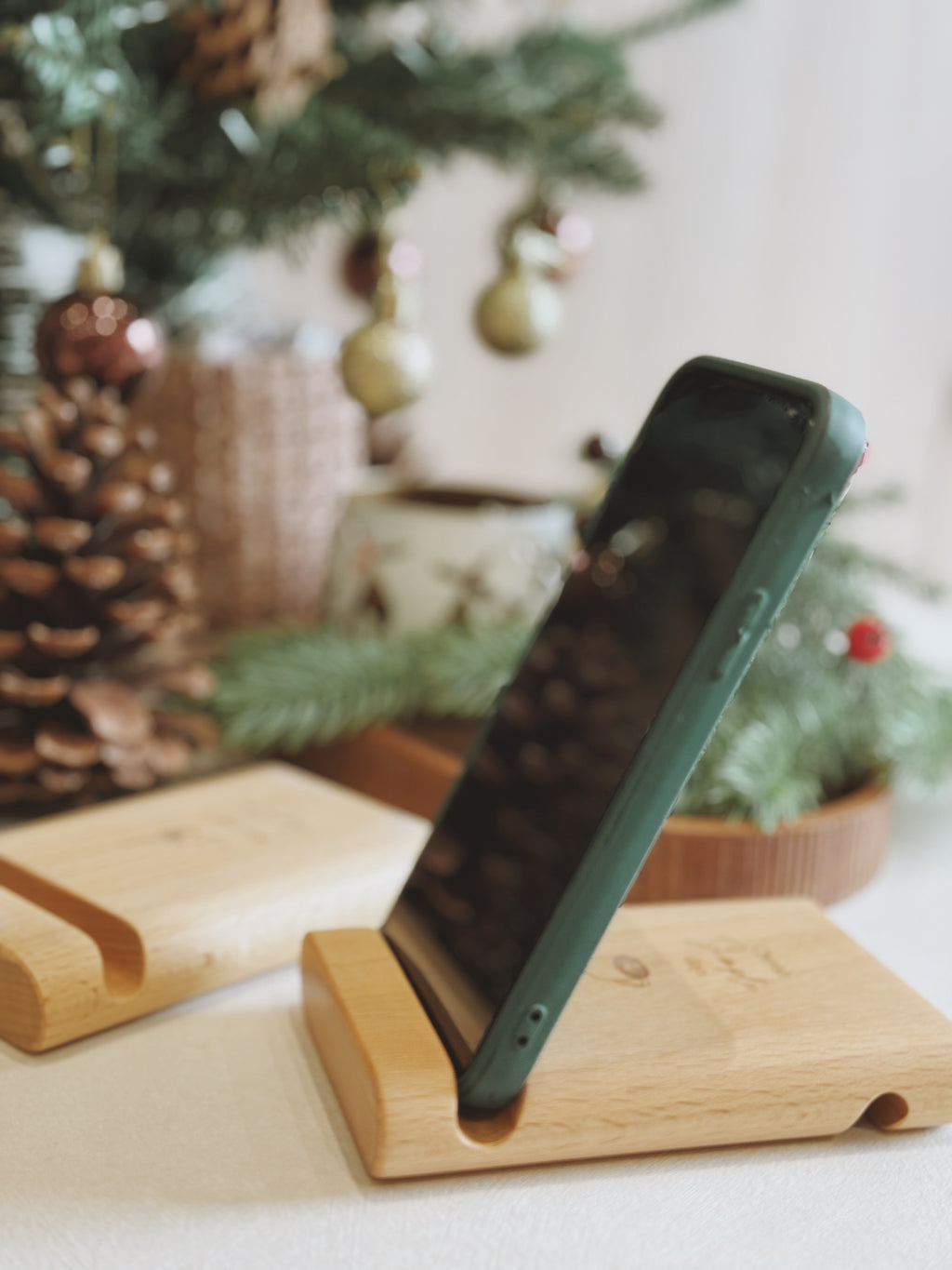 HÅLLA | Mobile Stand