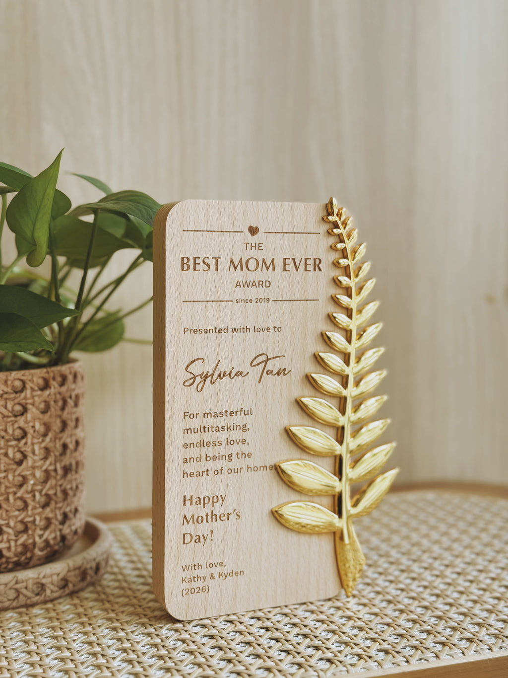 LAUREL | Best Mom Ever Award Plaque