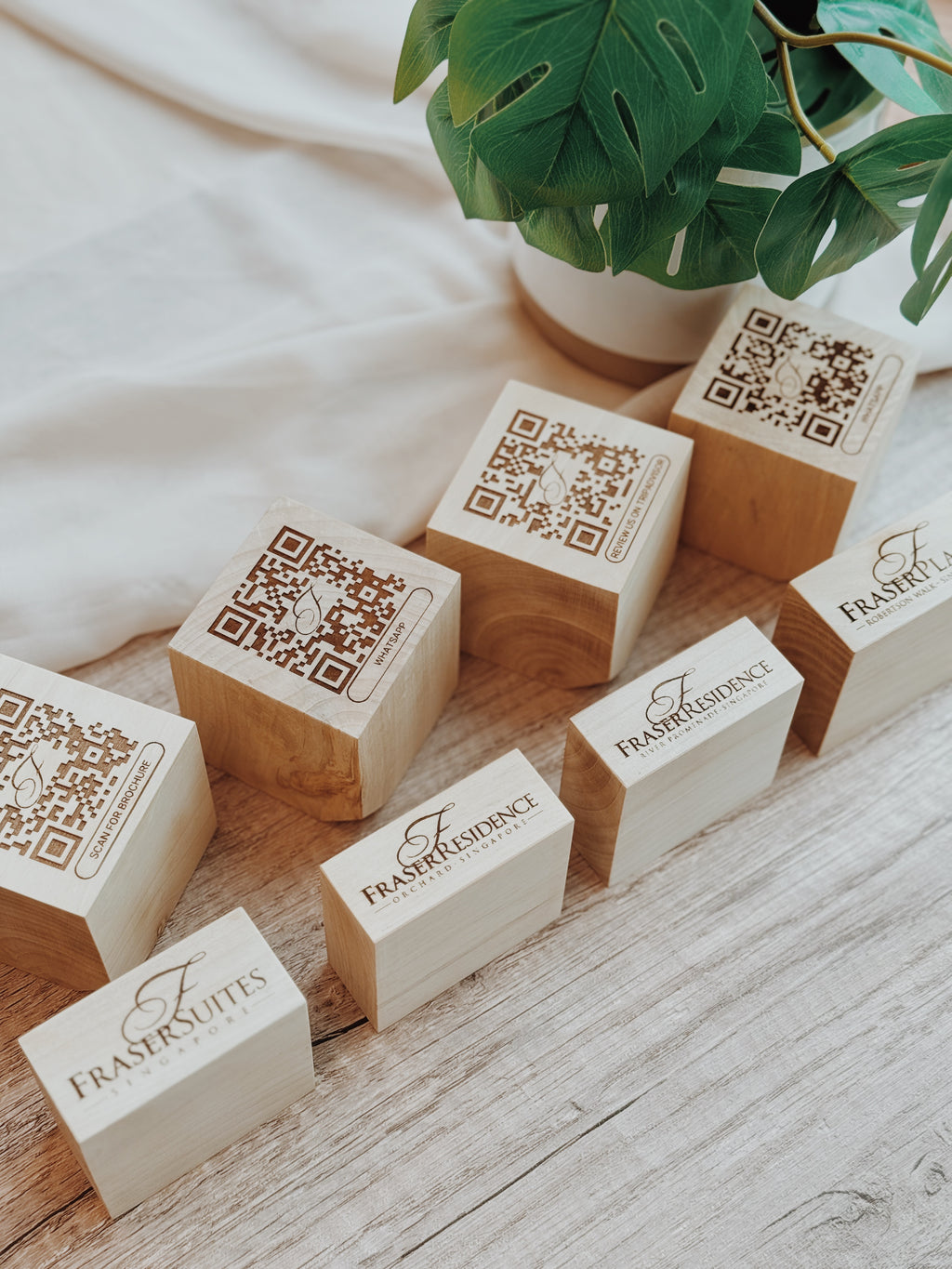 HIKARI | Rotating QR Cube [PO]