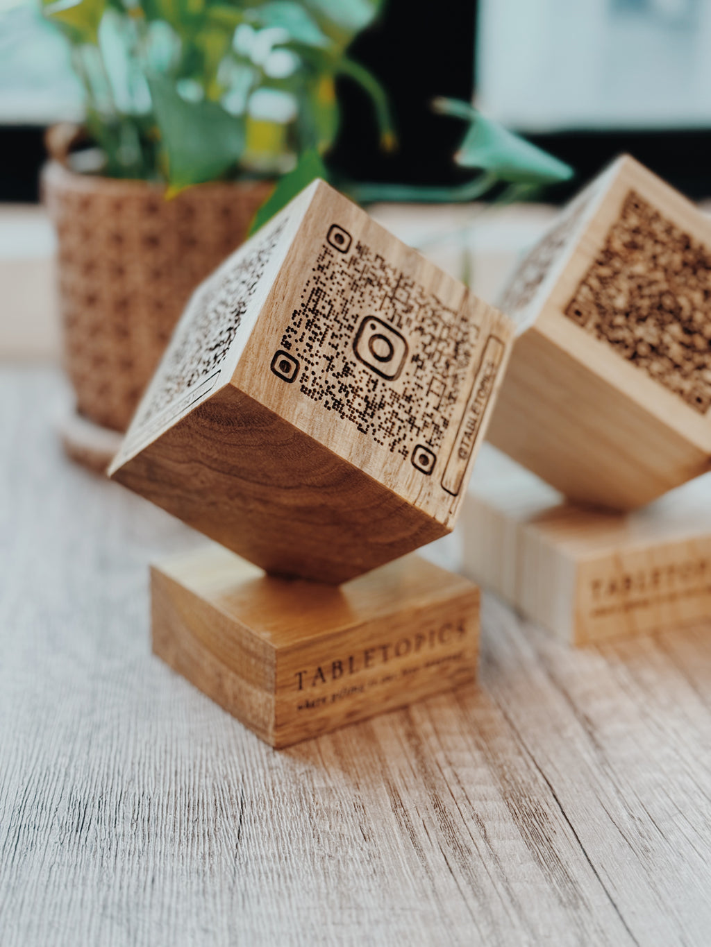 HIKARI | Rotating QR Cube [PO]