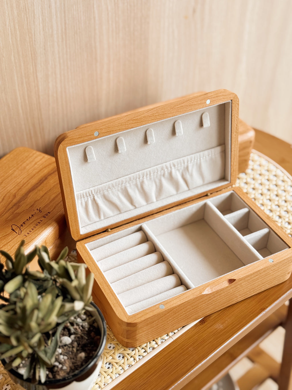TREASURECOVE | Jewel Box
