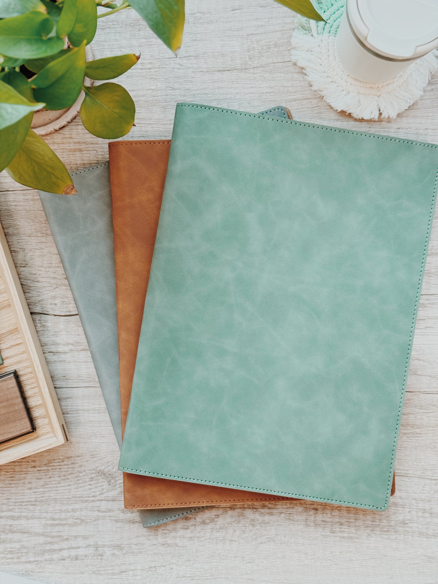 Premium A4 PU Leather Clipboard with Magnetic Clasp – Elegant & Durable Document Holder for Office & Business Use