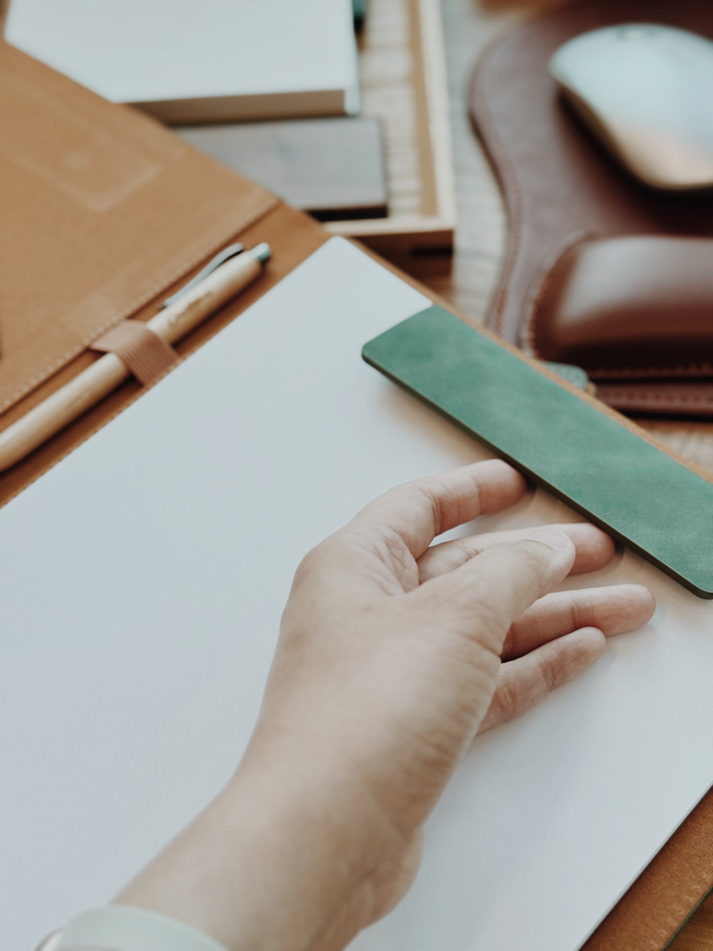 Premium A4 PU Leather Clipboard with Magnetic Clasp – Elegant & Durable Document Holder for Office & Business Use