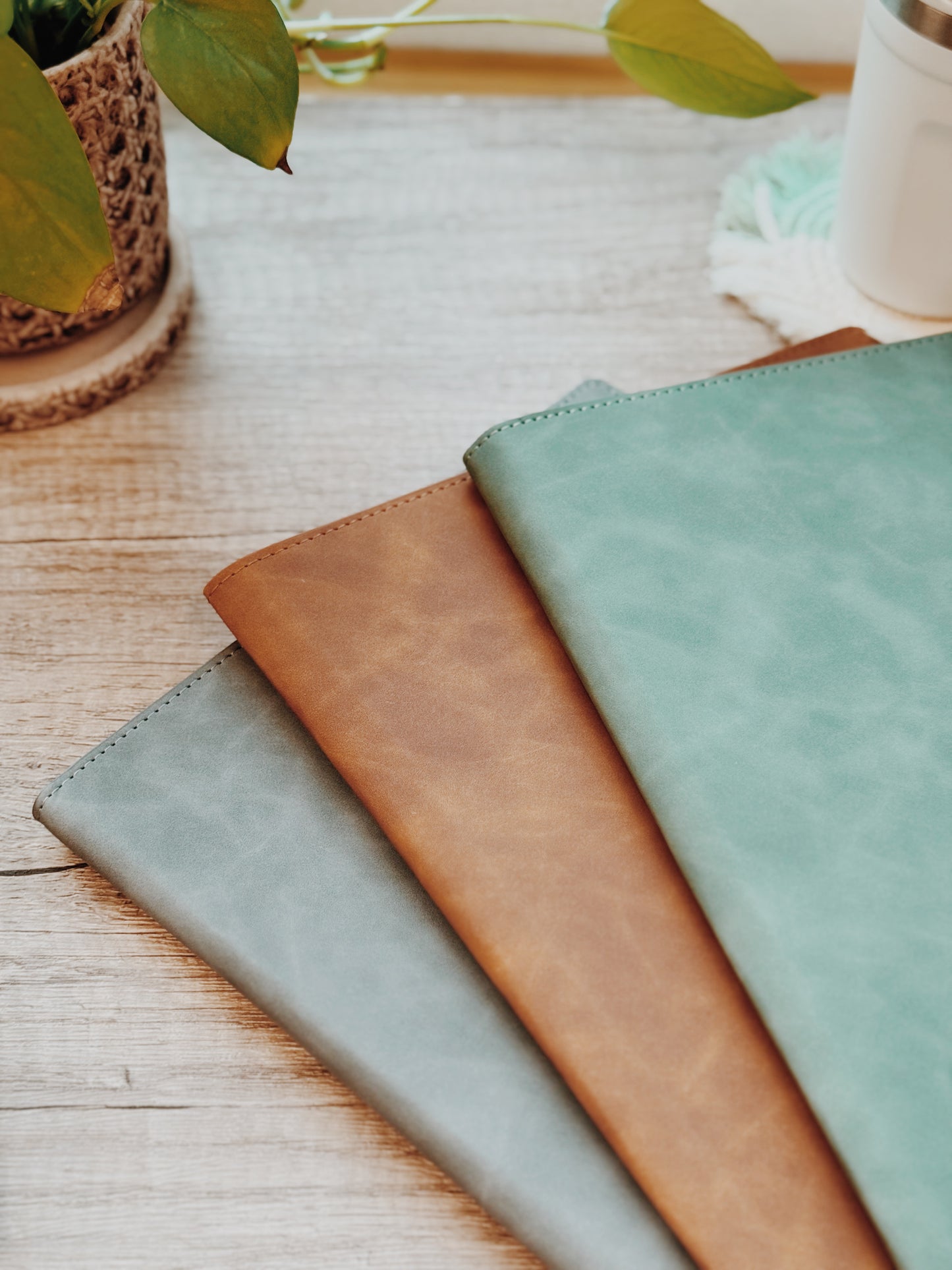 Premium A4 PU Leather Clipboard with Magnetic Clasp – Elegant & Durable Document Holder for Office & Business Use