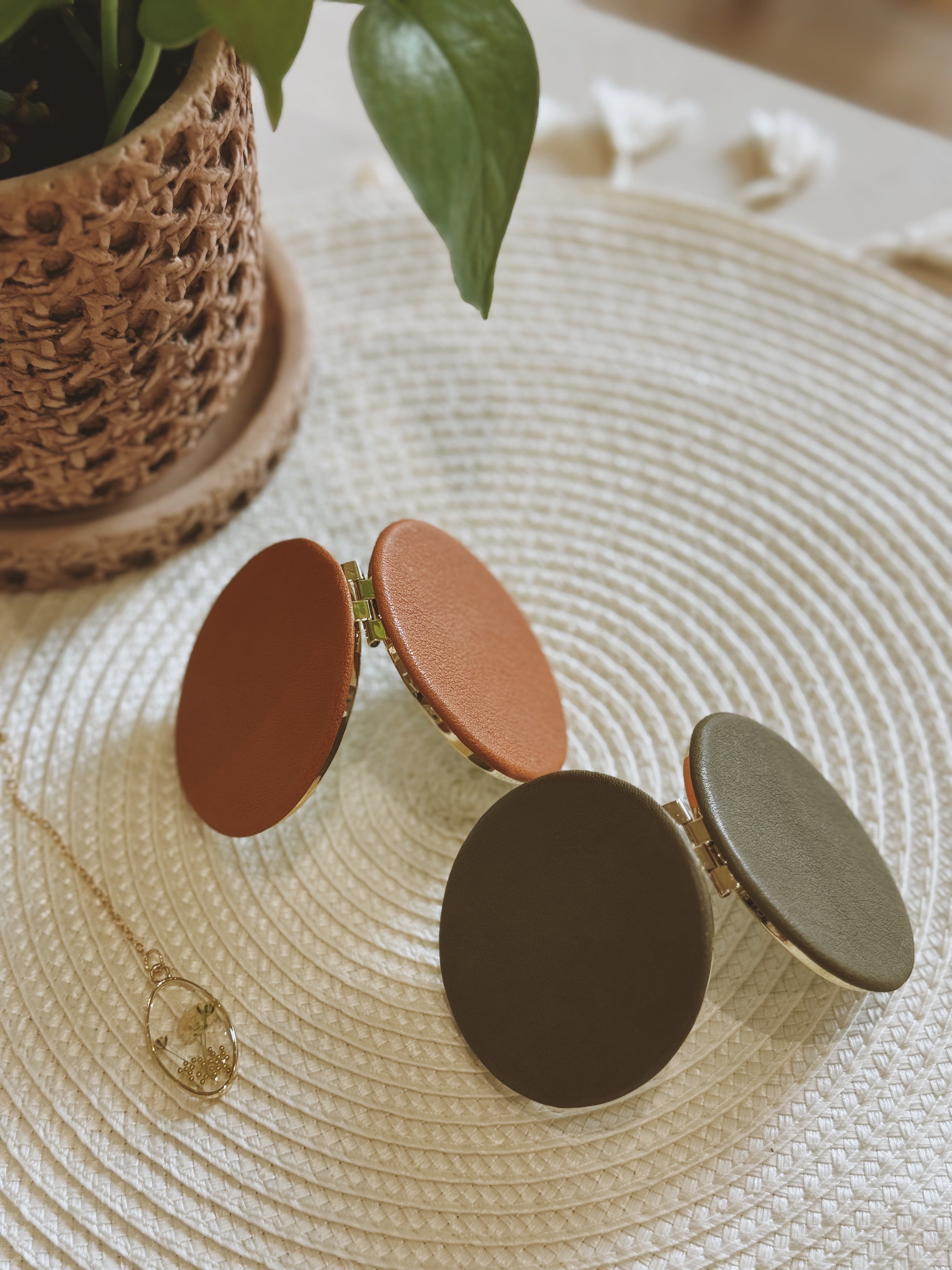 POISE | Bridesmaid Pocket Flip Mirror