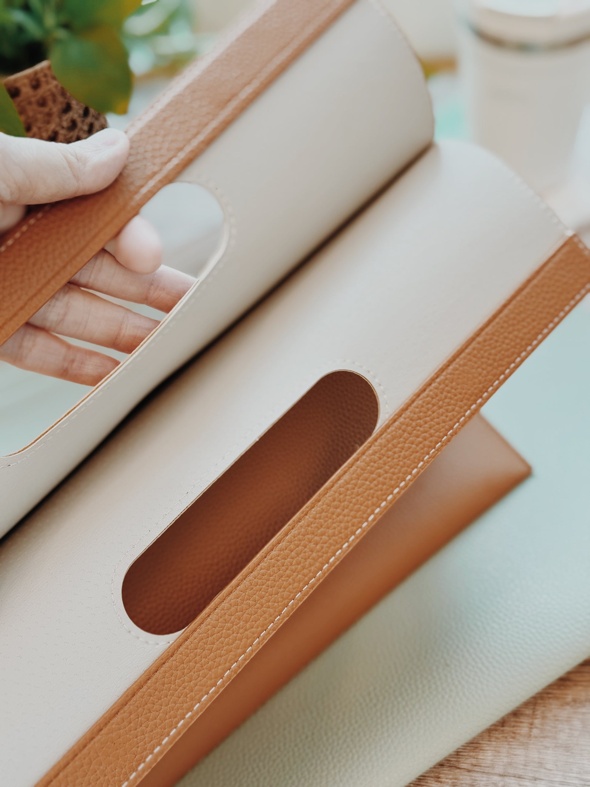 Elegant PU Leather Document Folio – Professional A4 Portfolio for Business, Meetings & Travel