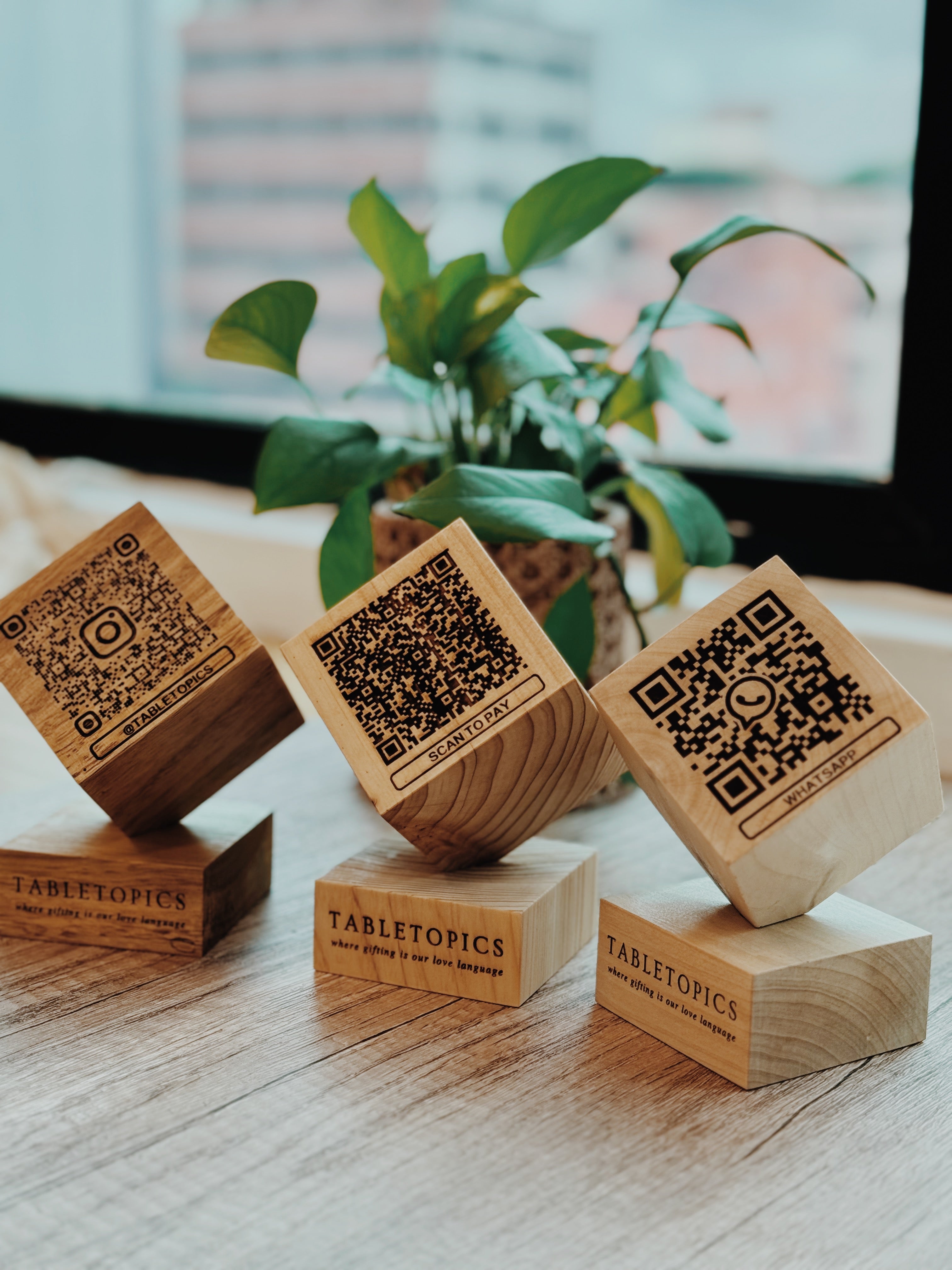 HIKARI | Rotating QR Cube [PO]