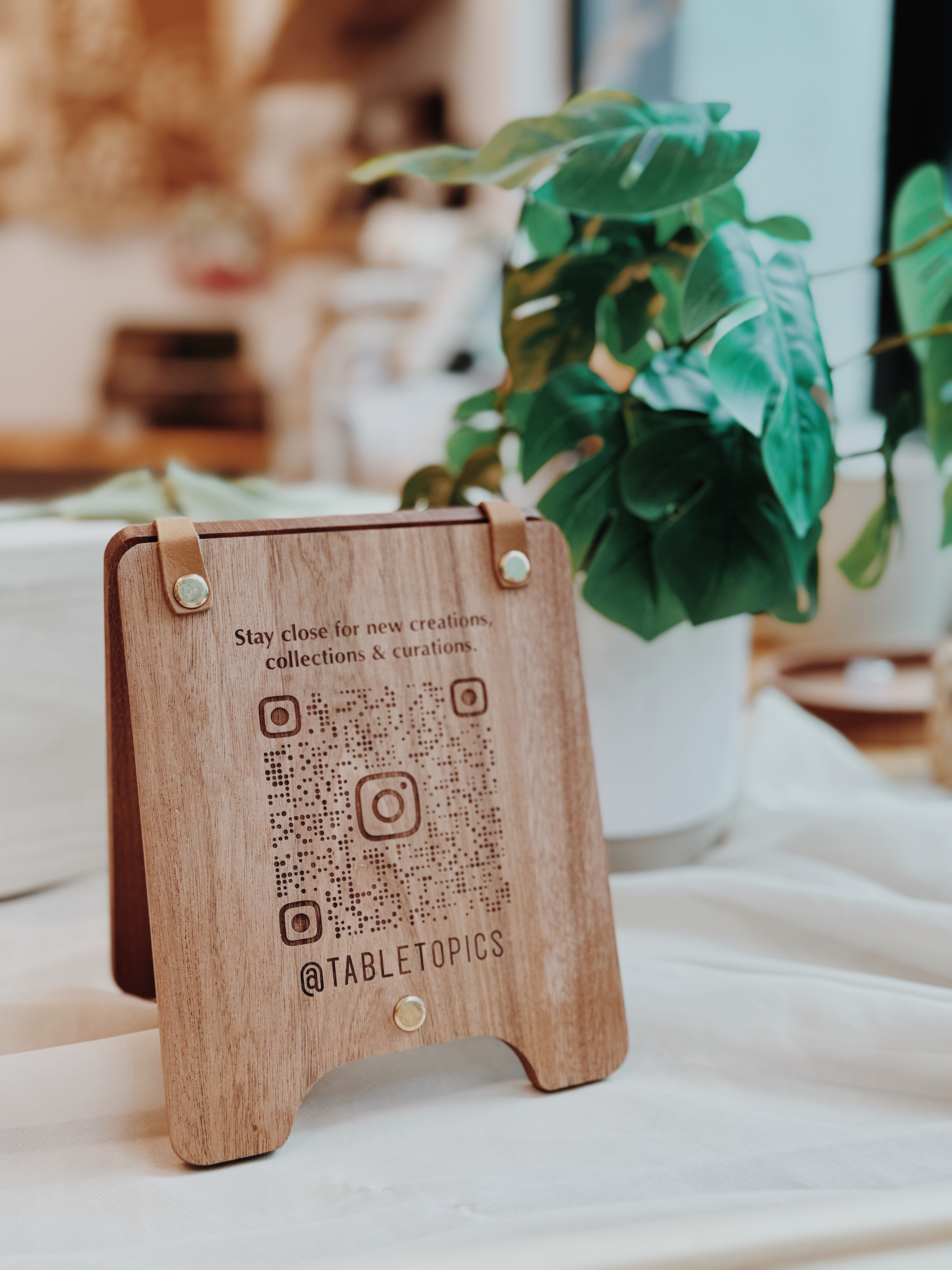 8TURN WhosfanCafe QR認証 フォトカード スンホン QR Code Standee – Tabletopics