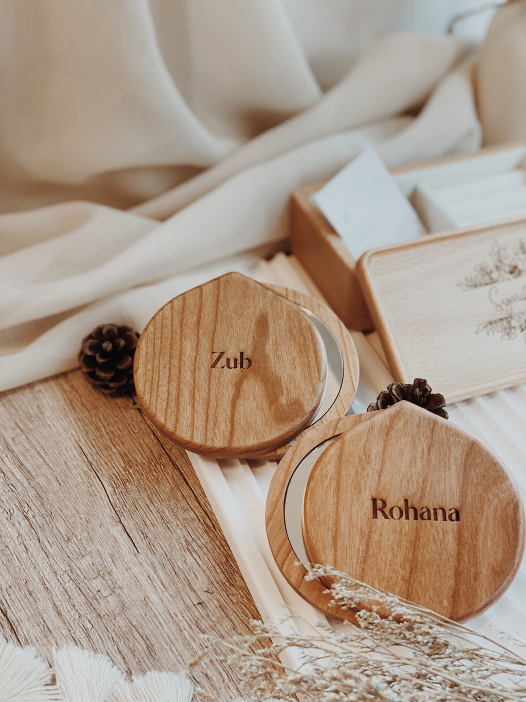 YU | Bridesmaid Pocket Swivel Mirror