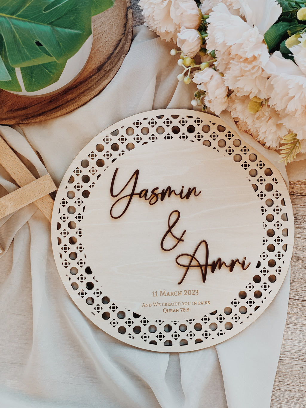 TISSER | Rattan Couple Names Signage