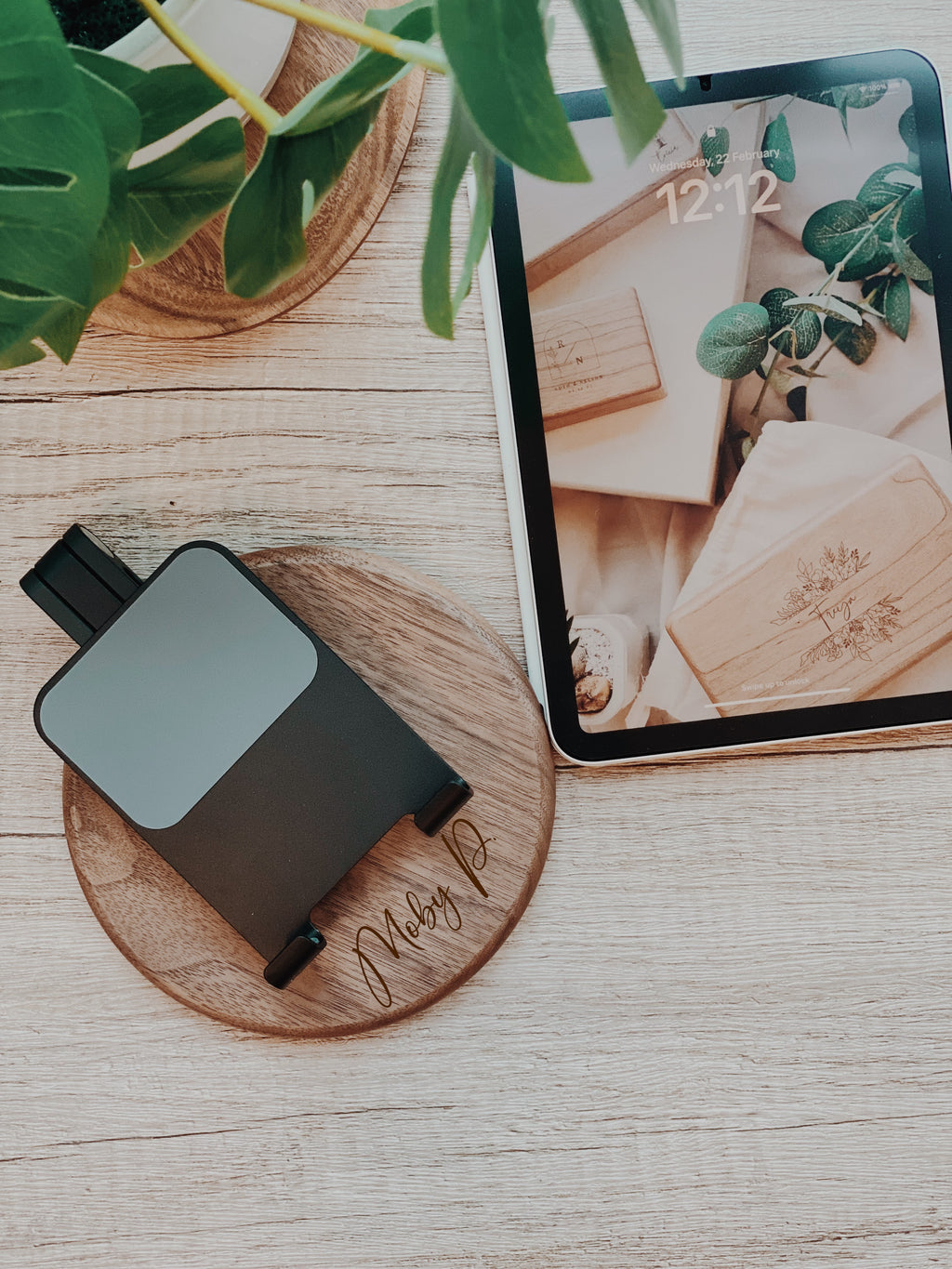 SWIVELWOOD | Device Stand