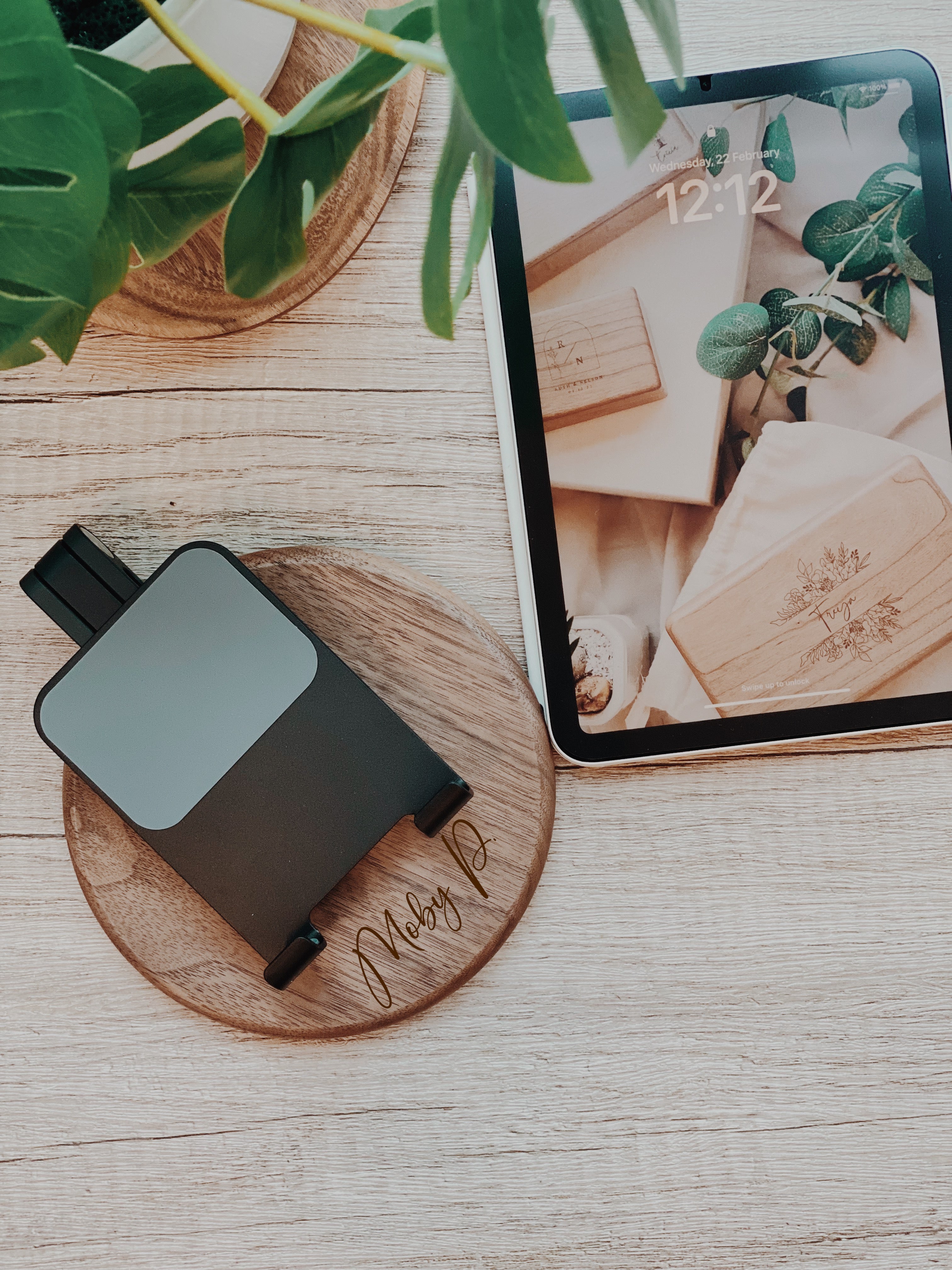 SWIVELWOOD | Device Stand