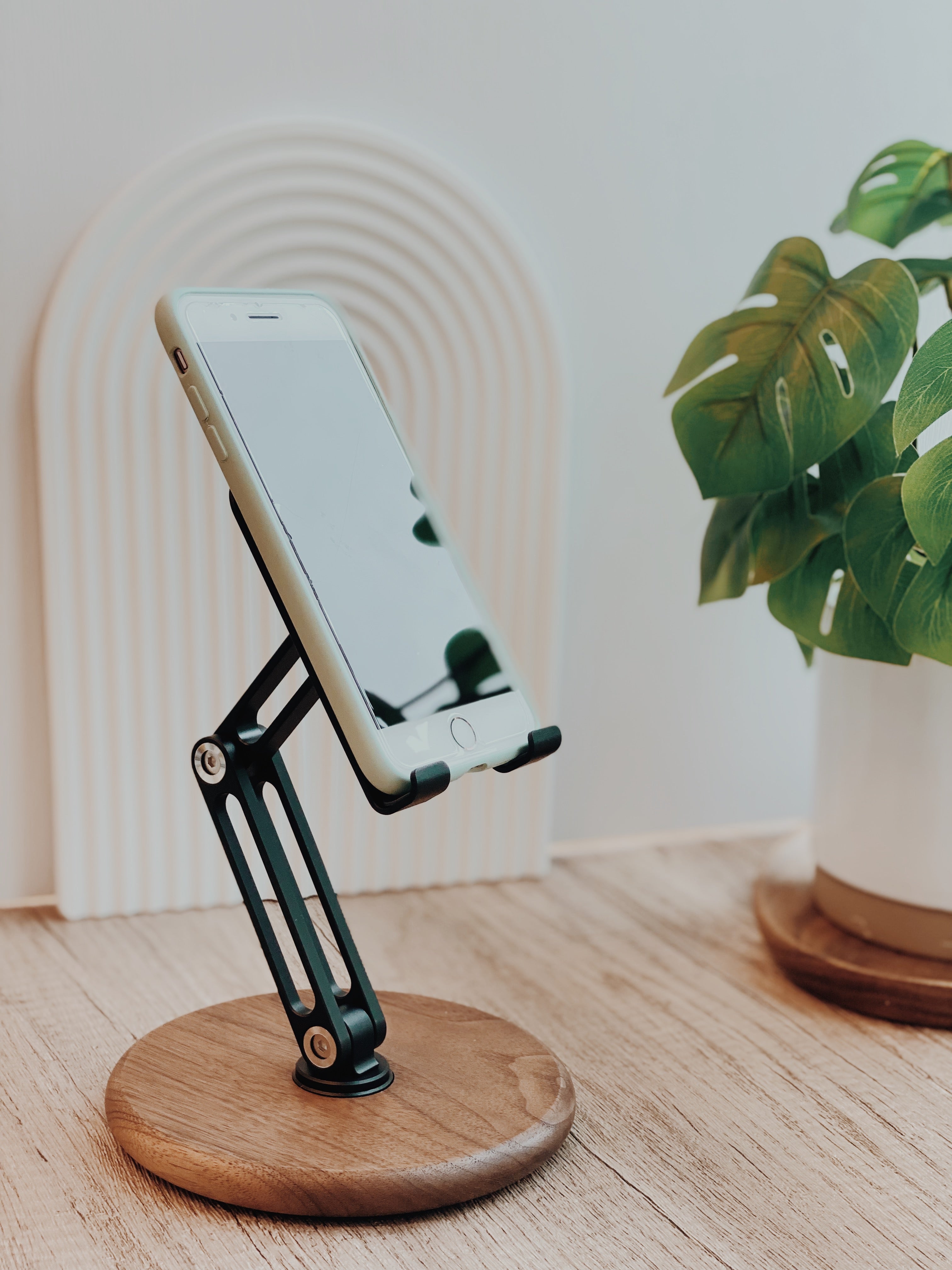 SWIVELWOOD | Device Stand