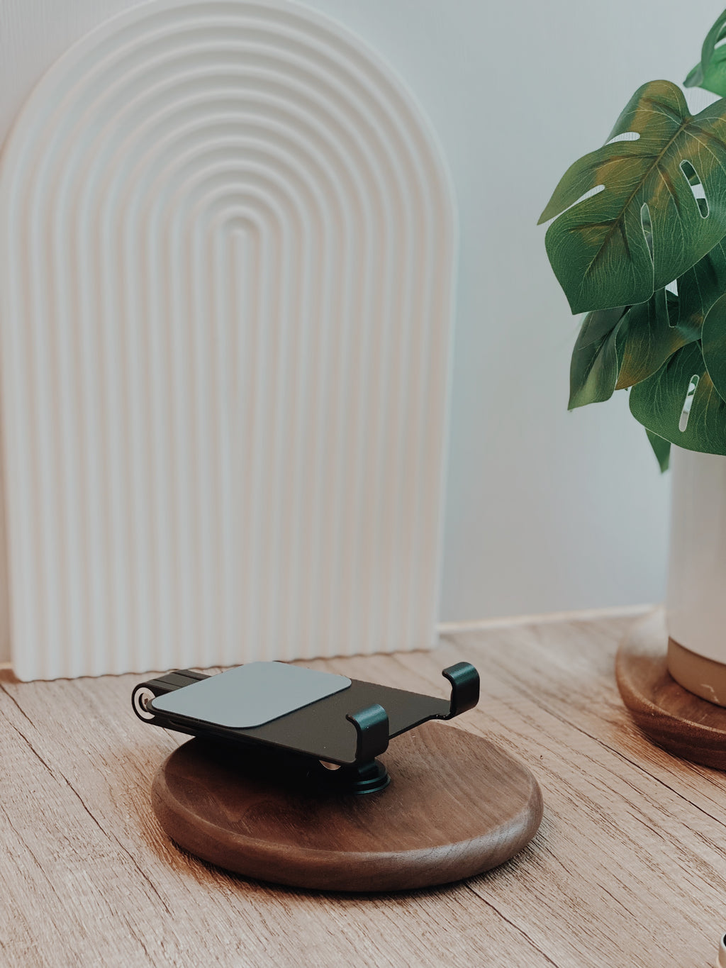 SWIVELWOOD | Device Stand